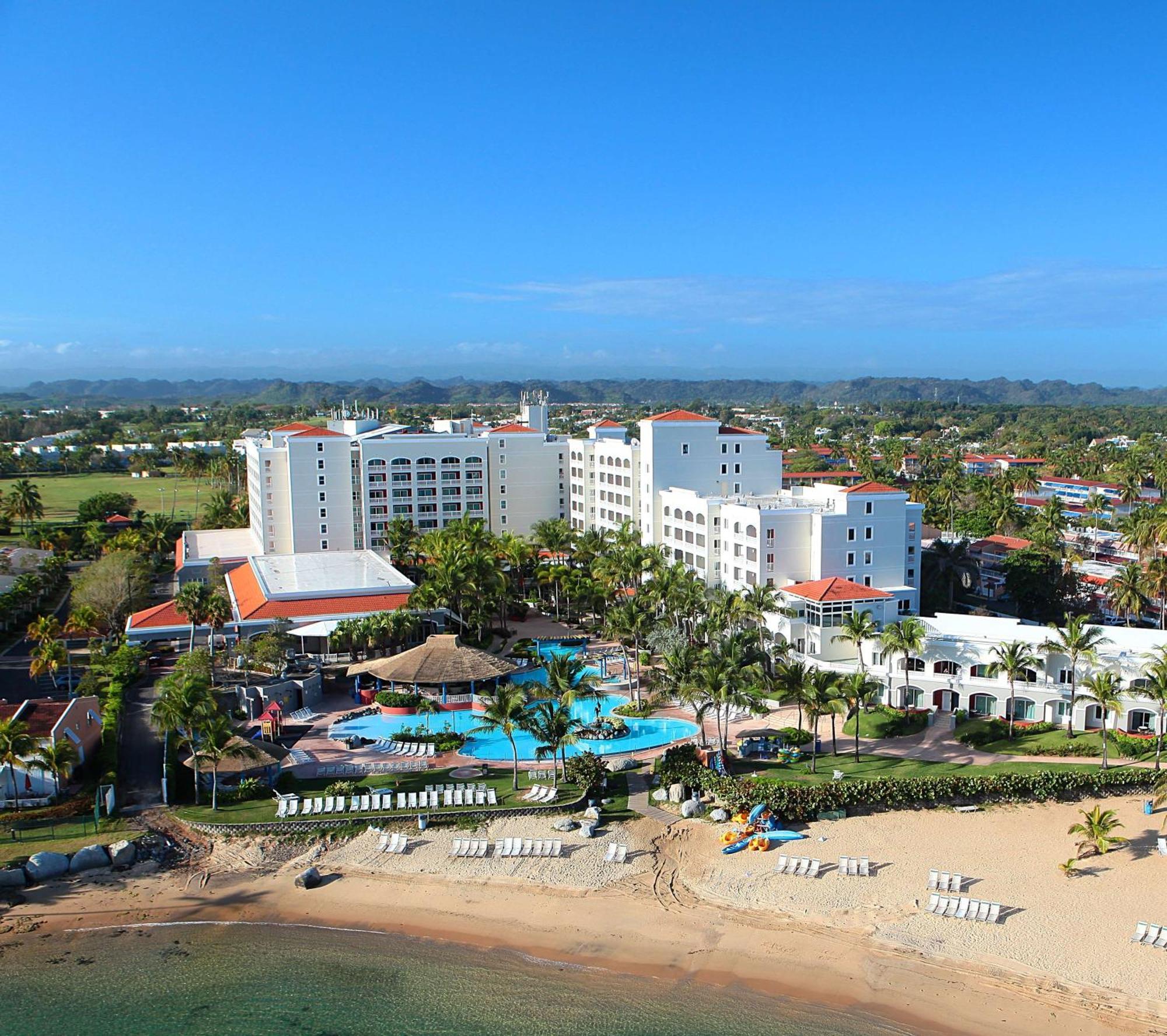 Embassy Suites by Hilton Dorado del Mar Beach Resort Exterior foto