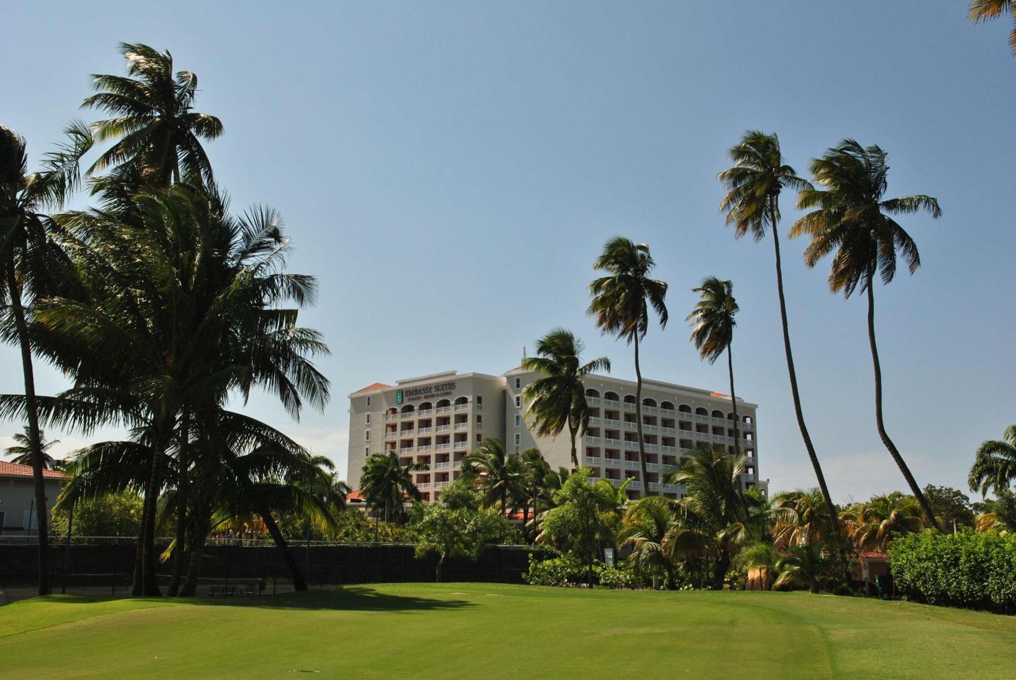 Embassy Suites by Hilton Dorado del Mar Beach Resort Exterior foto