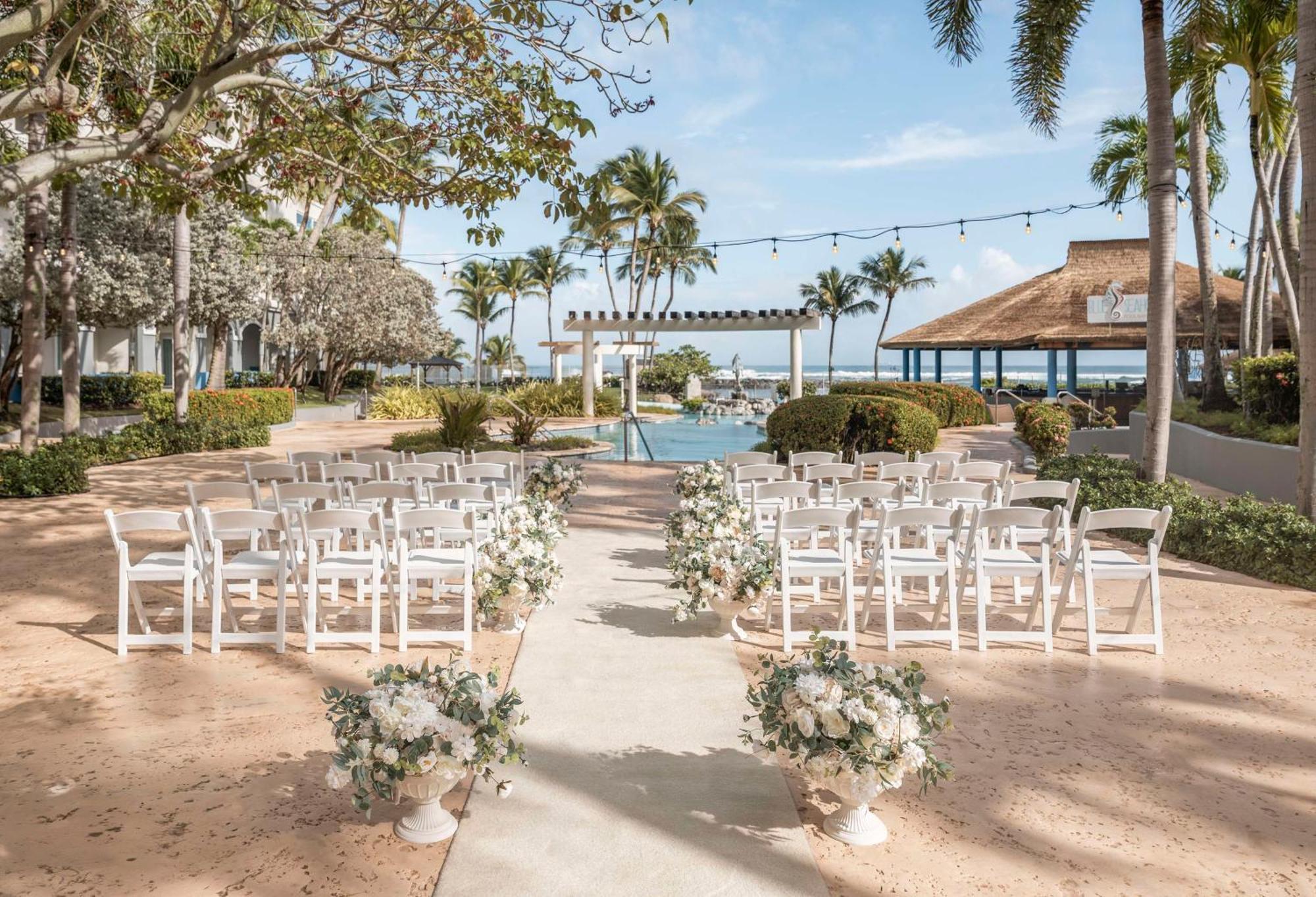 Embassy Suites by Hilton Dorado del Mar Beach Resort Exterior foto